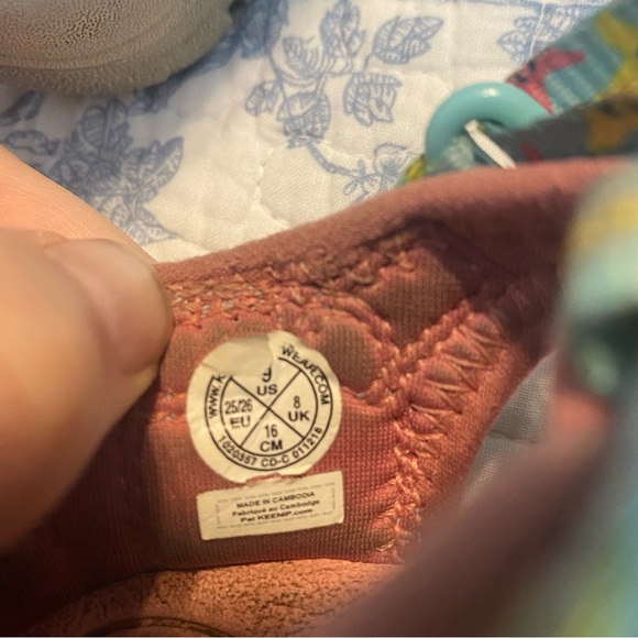 Toddler Girl Keen Size 9 Outdoor Shoe Green with Yellow and Pink Stars - Picture 6 of 8